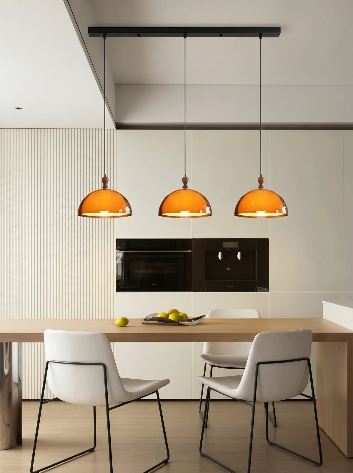 Lámpara colgante de 3 luces Bóveda sobre una mesa de comedor – imagen 3