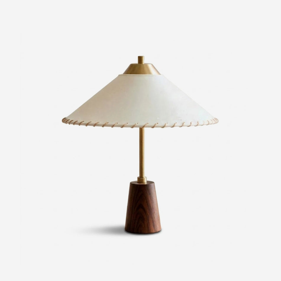 Lámpara de mesa de latón y madera con pantalla cónica Cumbela – vista principal