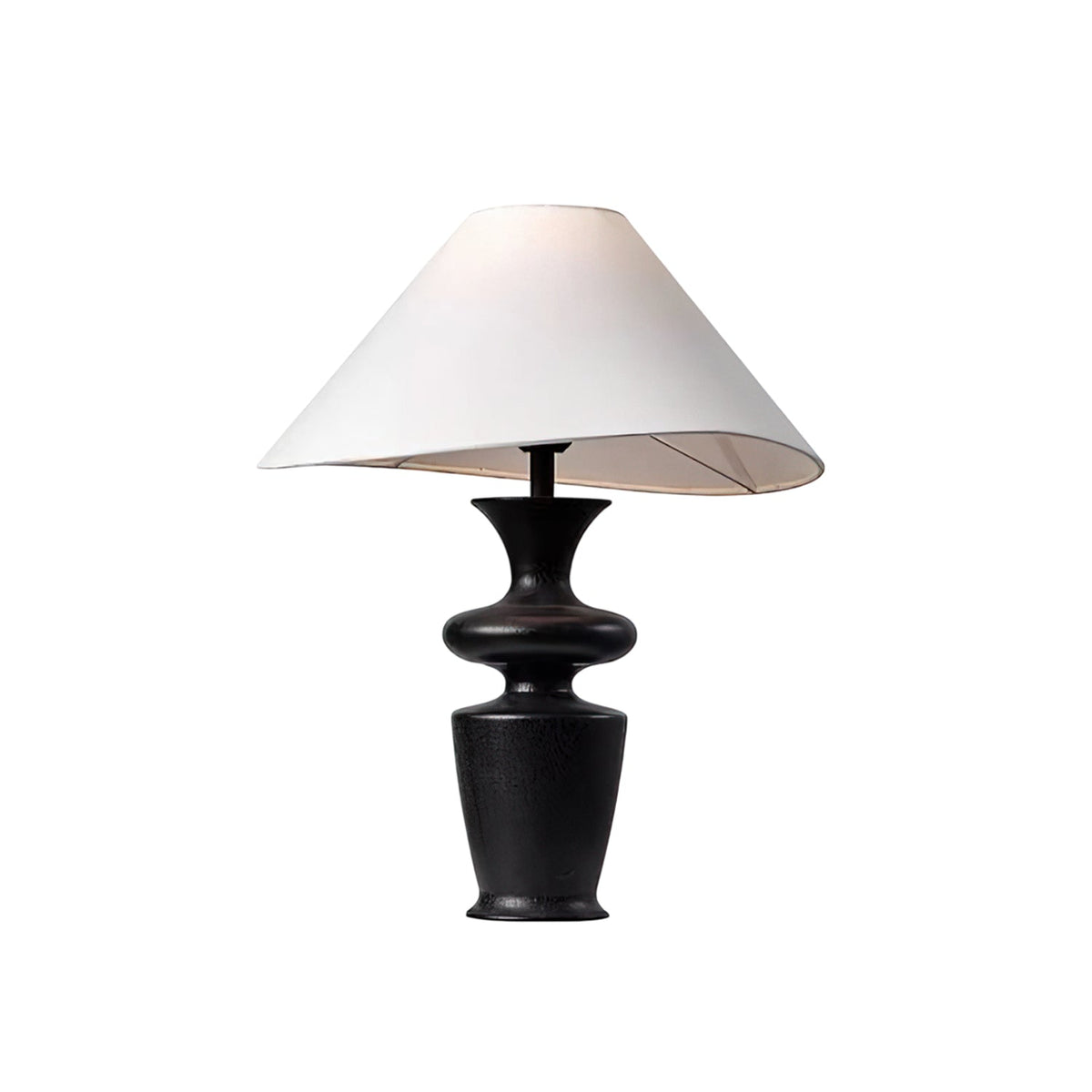 Lámpara de mesa de madera torneada negra Curnela – detalle de la base torneada en negro