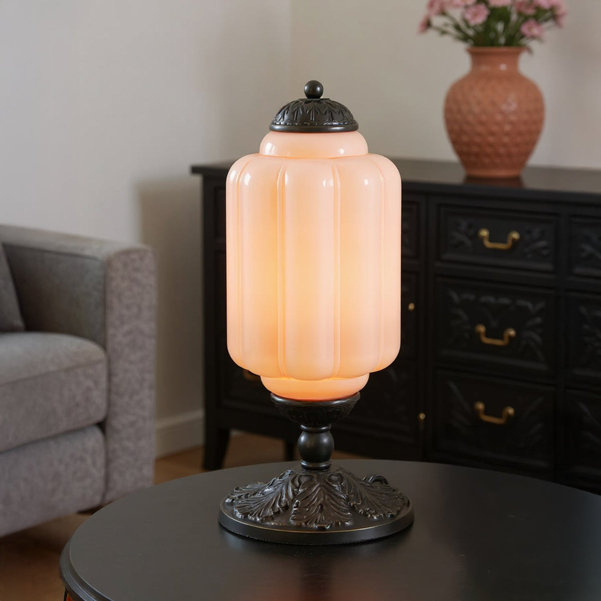 Lámpara de mesa vintage de cristal Brisela – cristal rosa con base negra