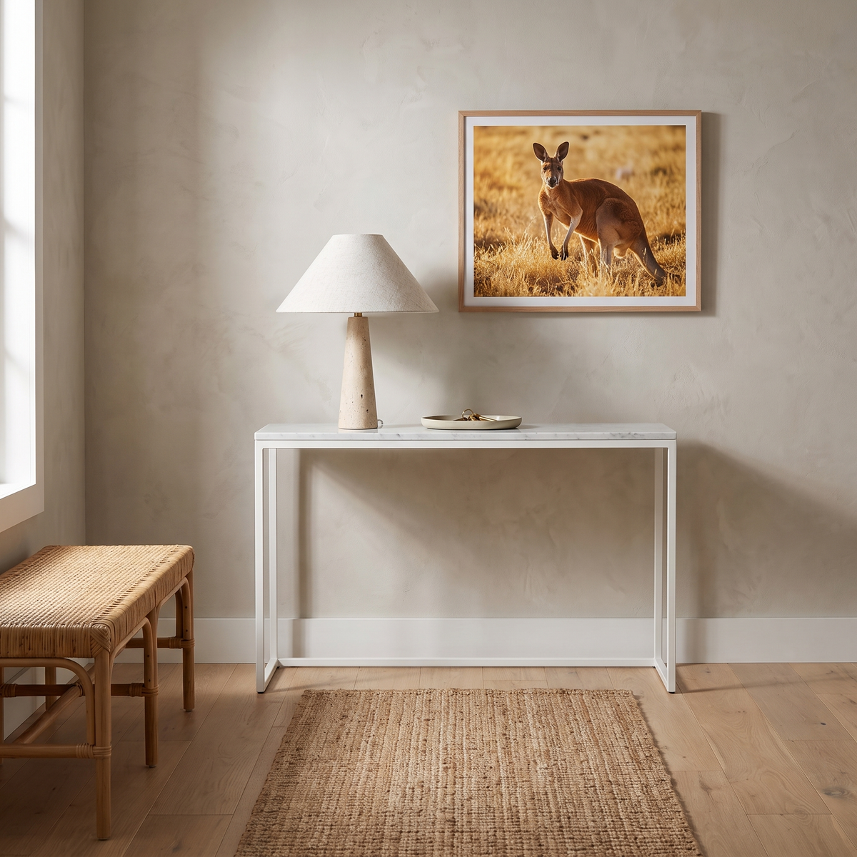 Lámpara de mesita de travertino Toscela en un dormitorio de estilo natural – imagen 6
