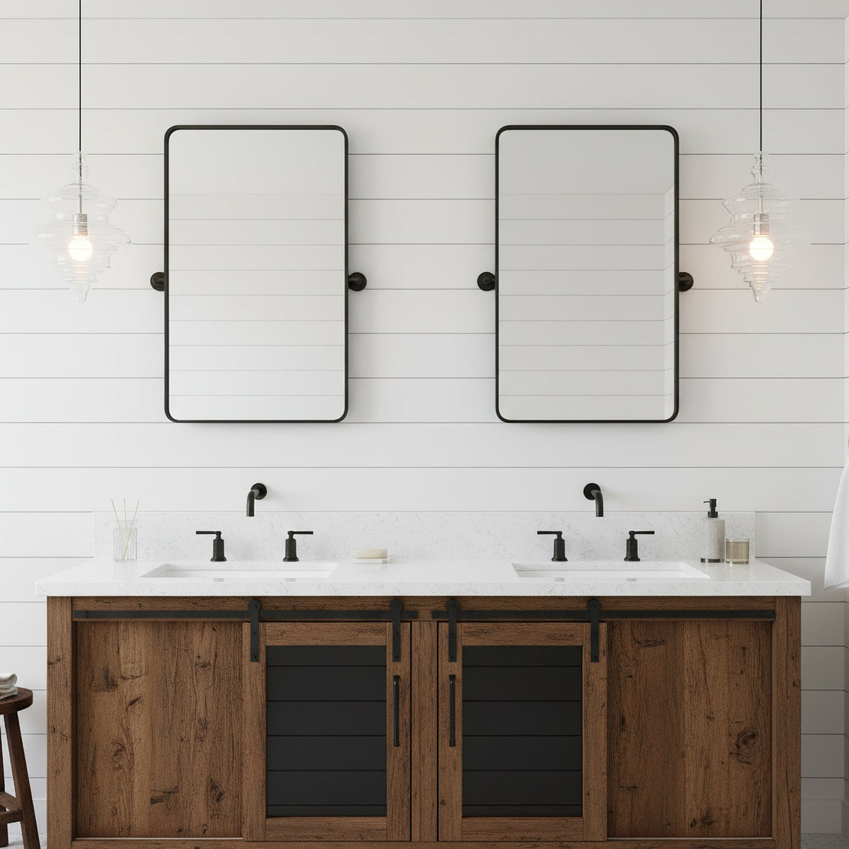 Lámpara colgante de cristal Fluvia sobre una mesa de comedor – imagen 11