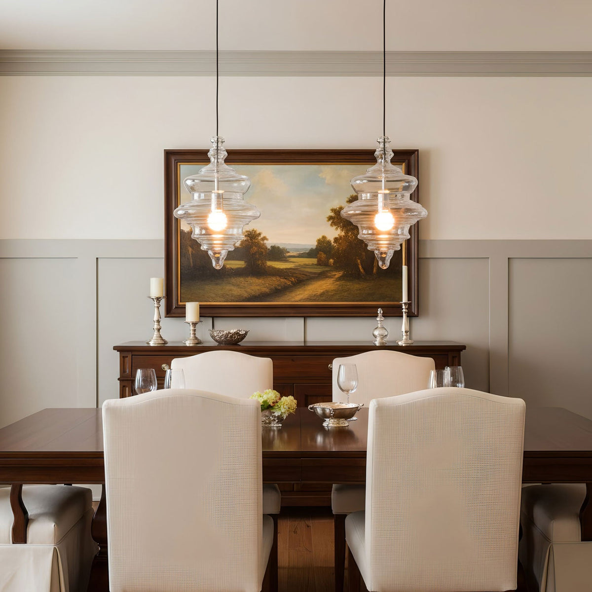 Lámpara colgante de cristal Fluvia sobre una mesa de comedor – imagen 6