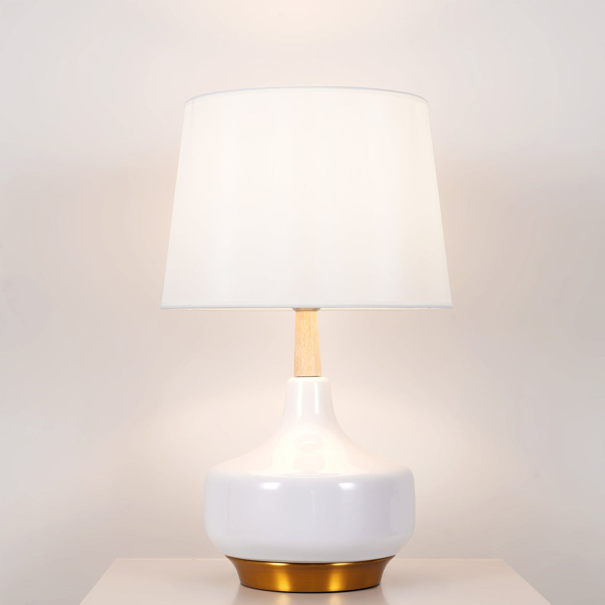 Gavena - Lámpara de Mesa Blanca con Base Dorada y Cuello de Madera