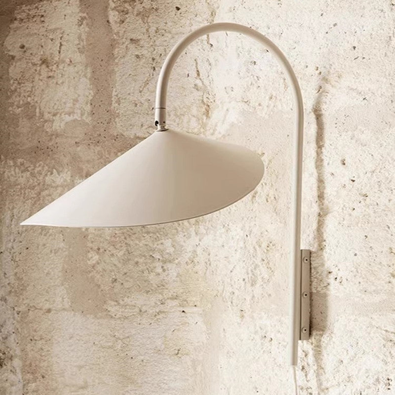 Metora: Aplique de Pared Moderno de Metal para Interiores