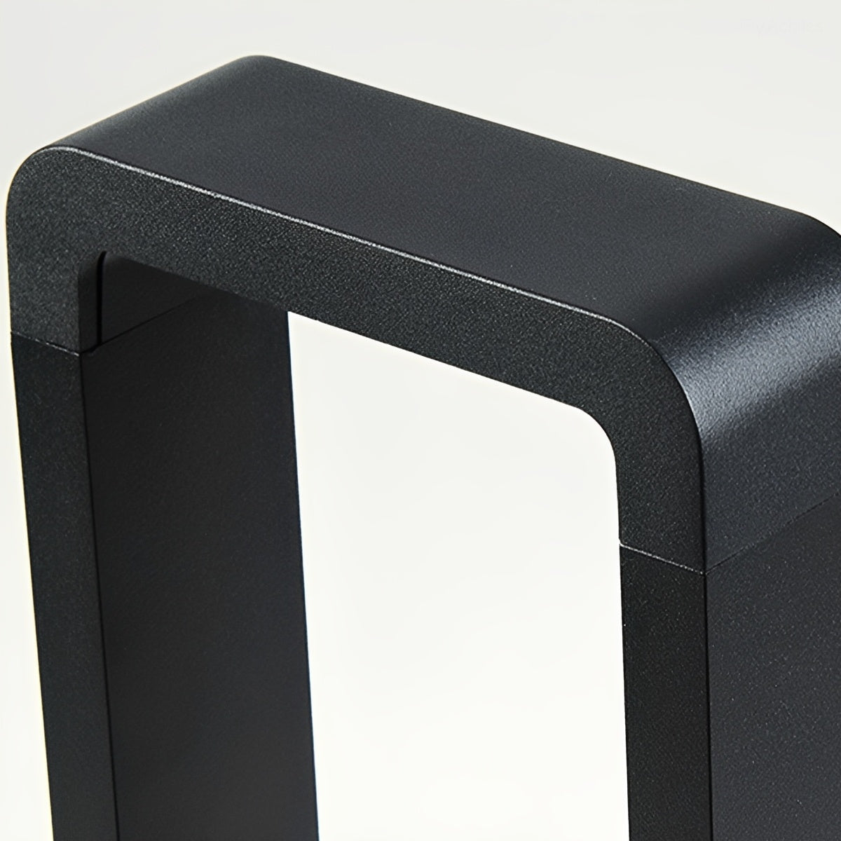 Baliza de jardín LED Ibrena – detalle de la esquina de aluminio