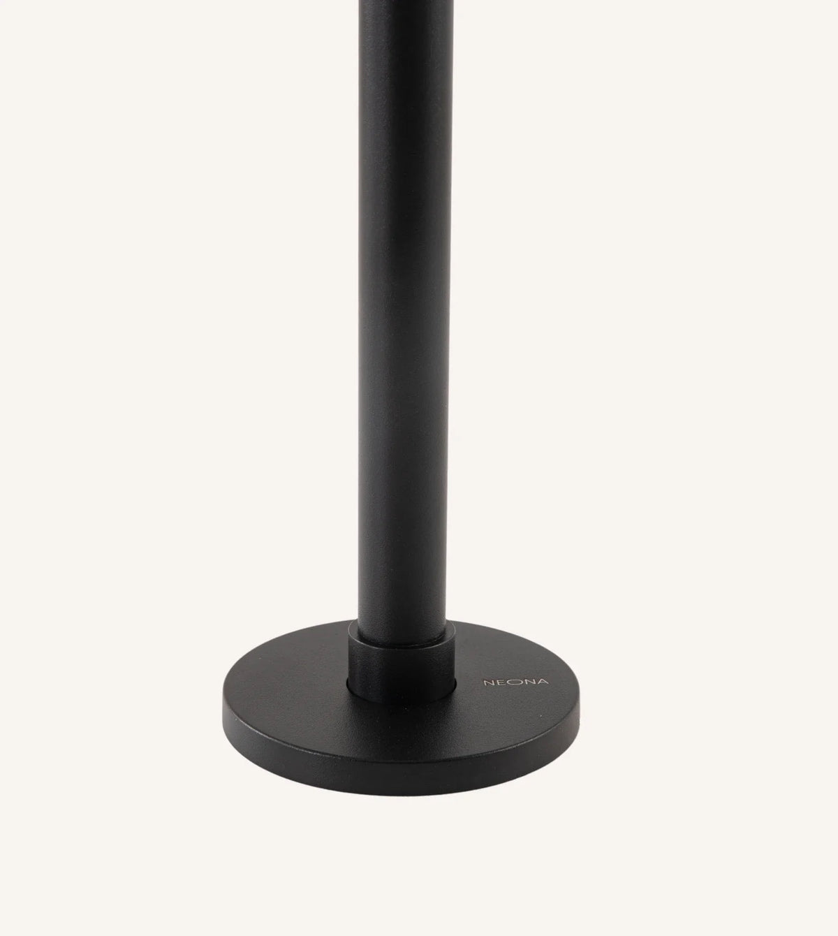 Baliza de jardín LED Ifrena – detalle de la base