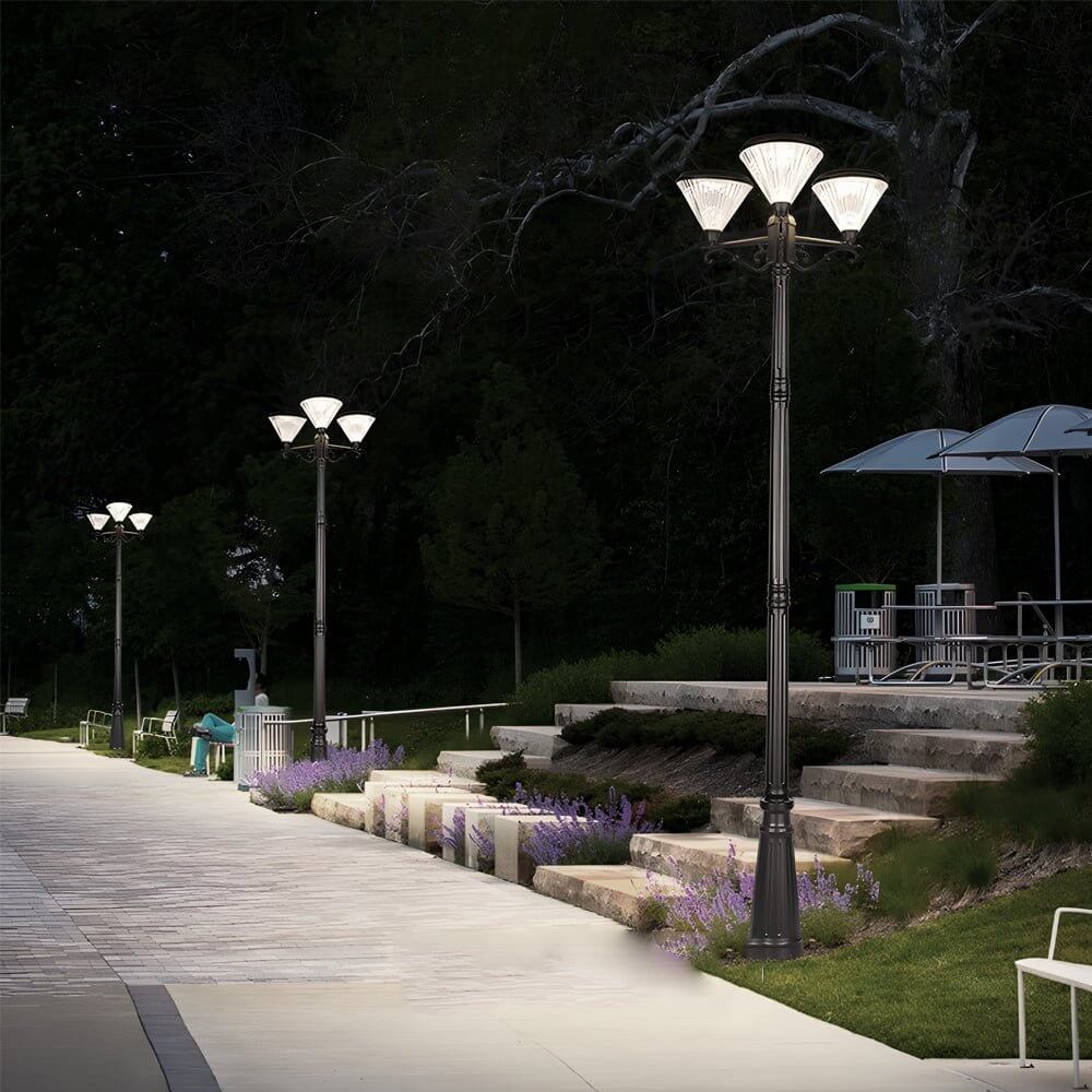 Farola solar de jardín Iranza – farolas a lo largo de un paseo