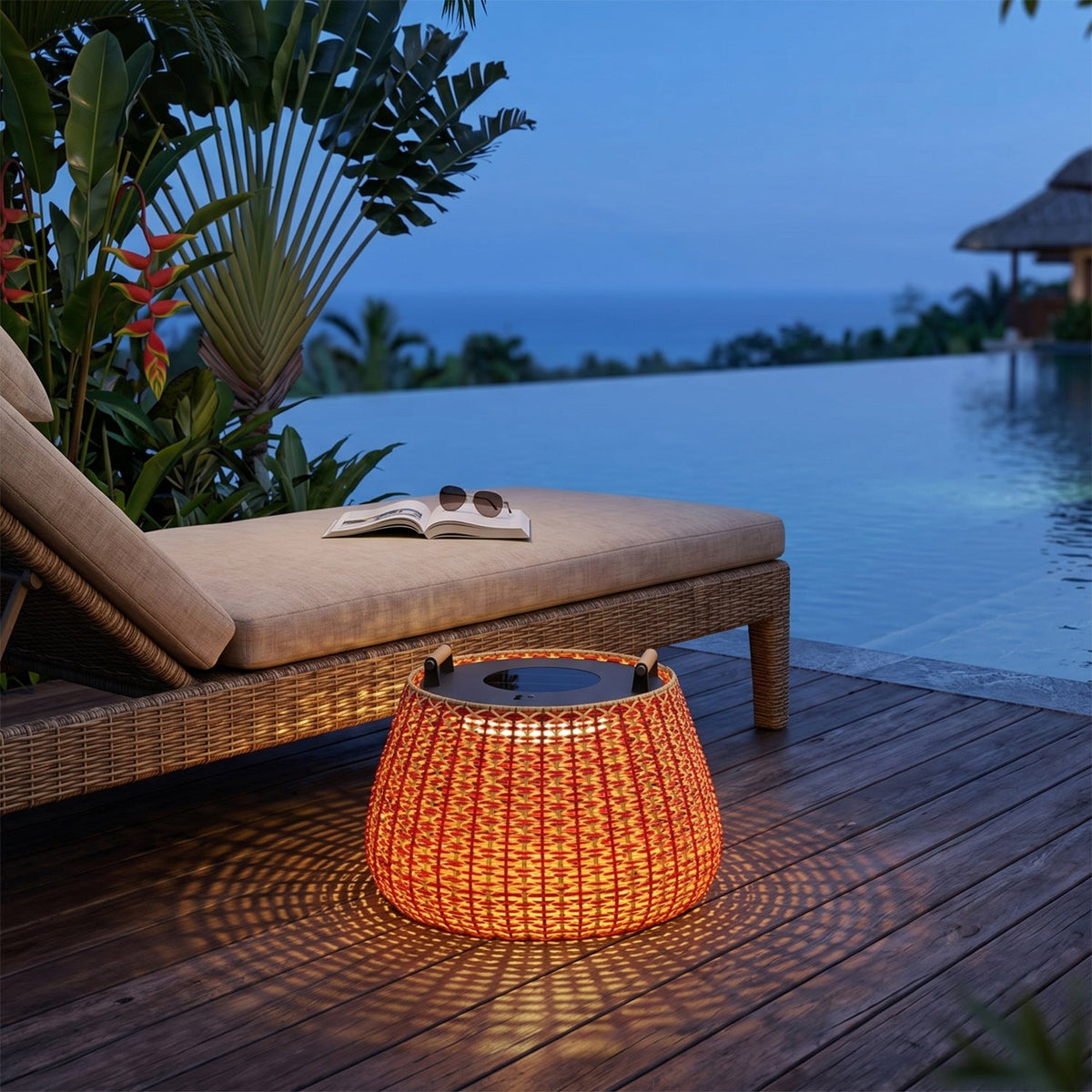 Farol de suelo solar Jalesca – junto a una tumbona frente al mar