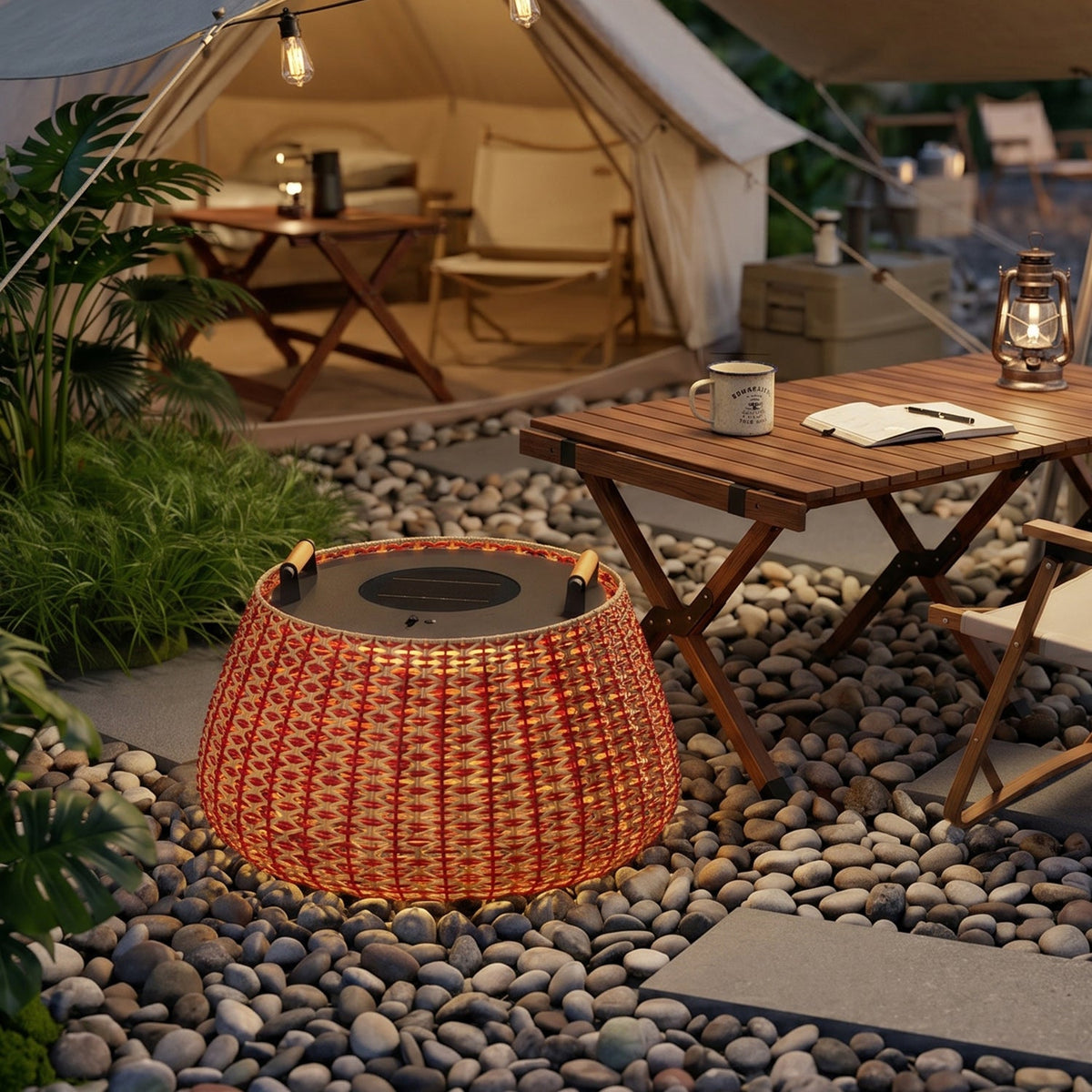 Farol de suelo solar Jalesca – junto a una tienda de glamping