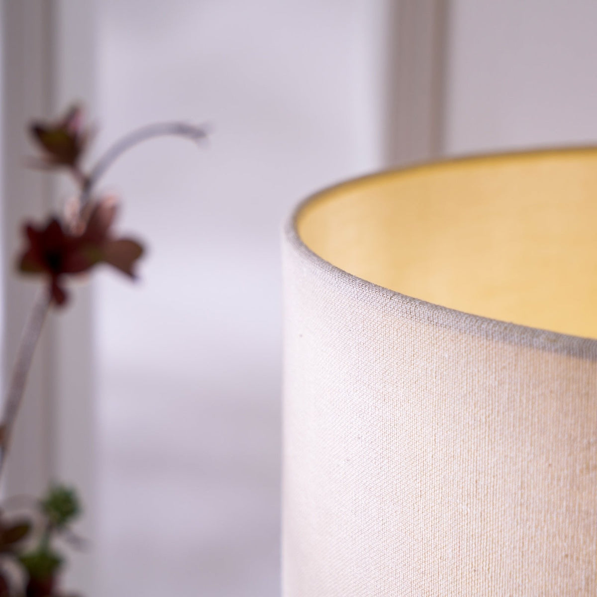 Lámpara de mesa Jopetra de piedra natural – detalle de la pantalla de tela