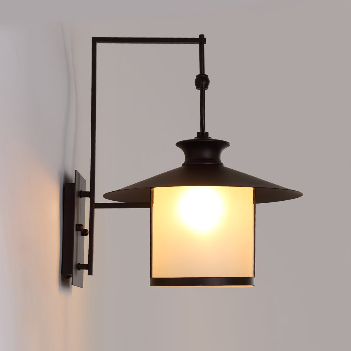 Aplique de pared exterior Jucela en una fachada – imagen 9