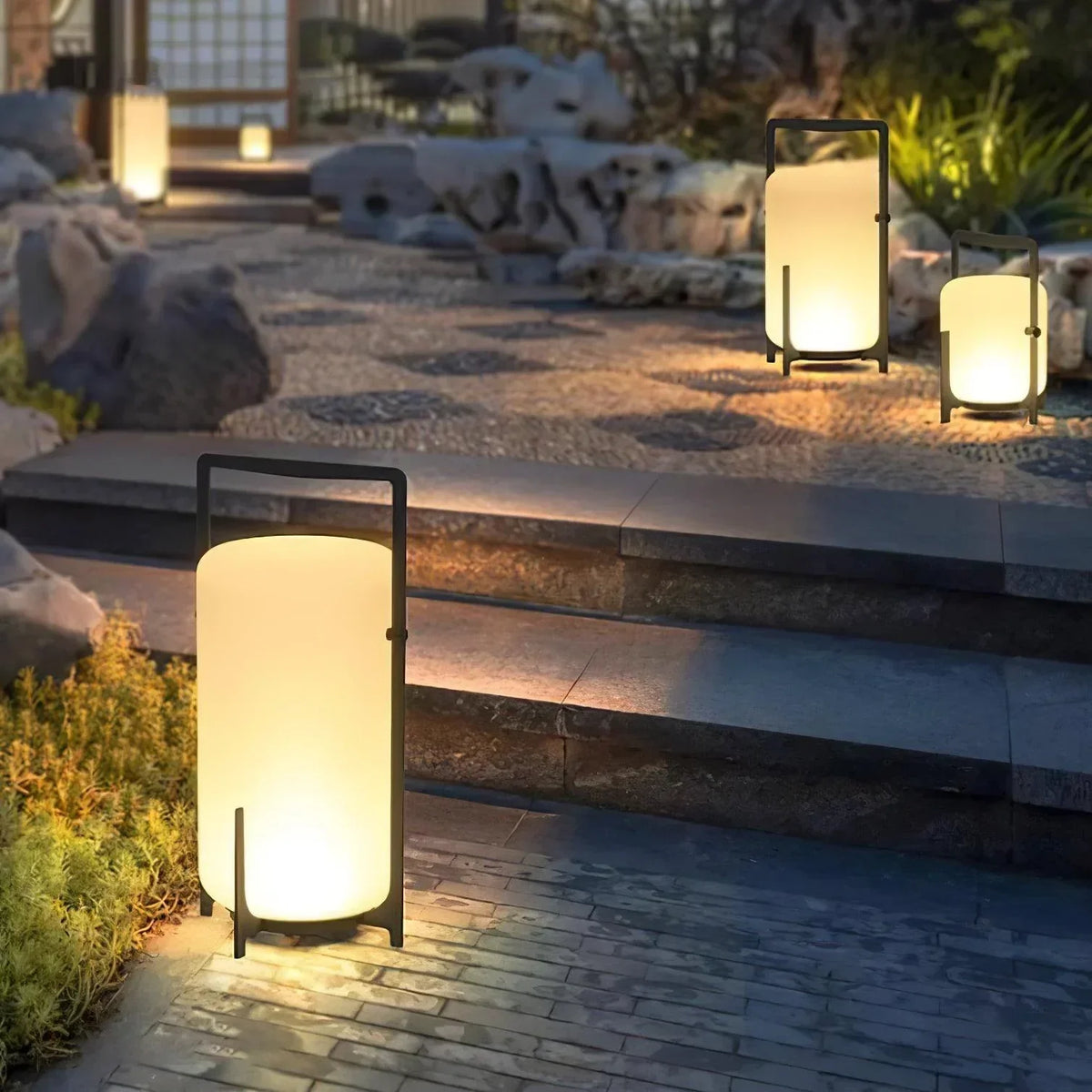 Lámpara de mesa de exterior Junisa en una terraza – imagen 9