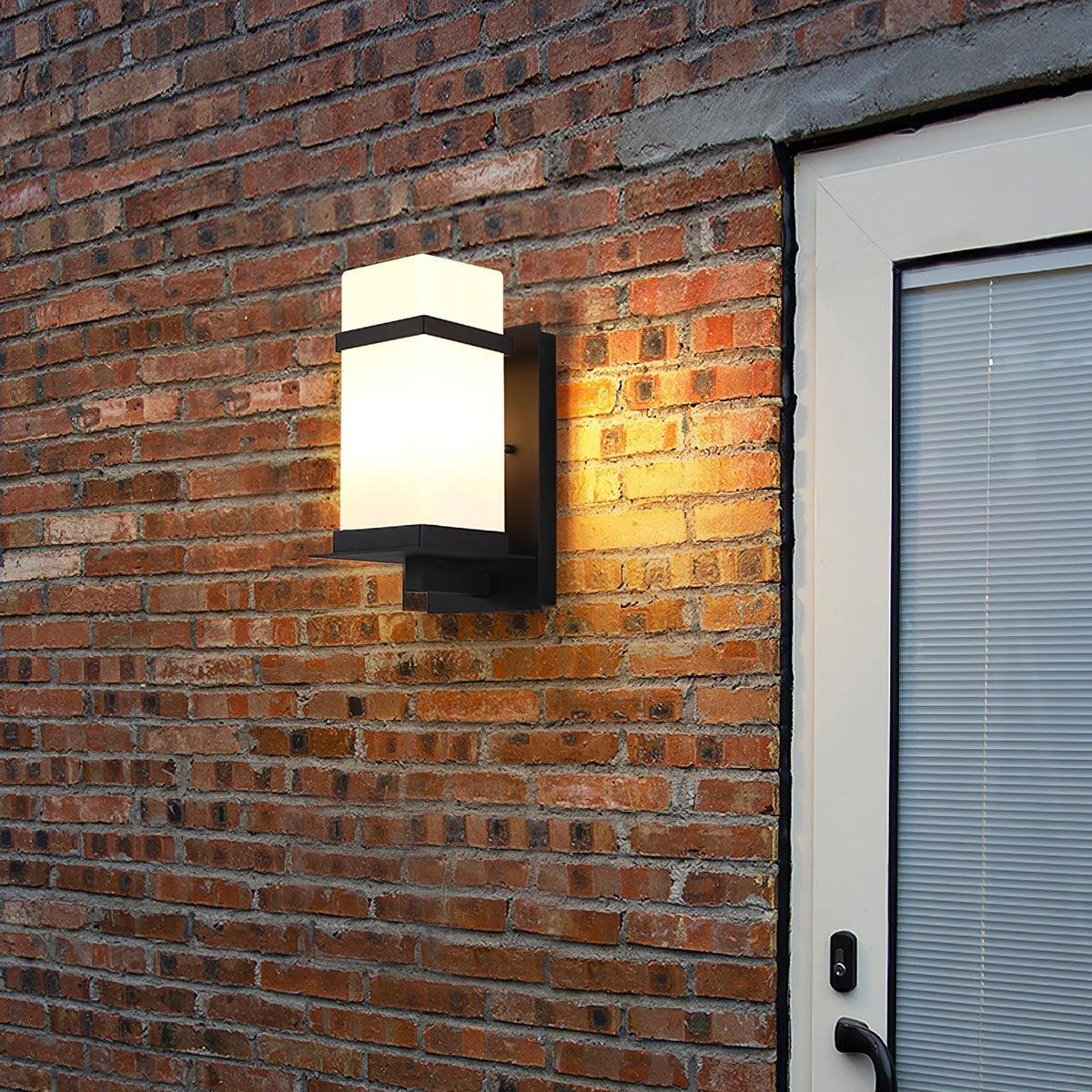Aplique de pared exterior Lacira en una fachada – imagen 5
