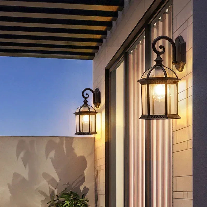 Aplique de pared exterior Ladrena en una fachada – imagen 3