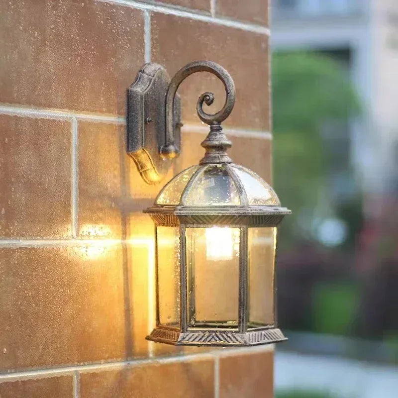 Aplique de pared exterior Ladrena – acabado bronce