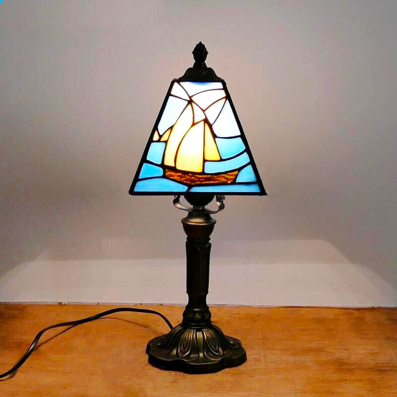 Lámpara de mesita Tiffany Delmara – pantalla velero
