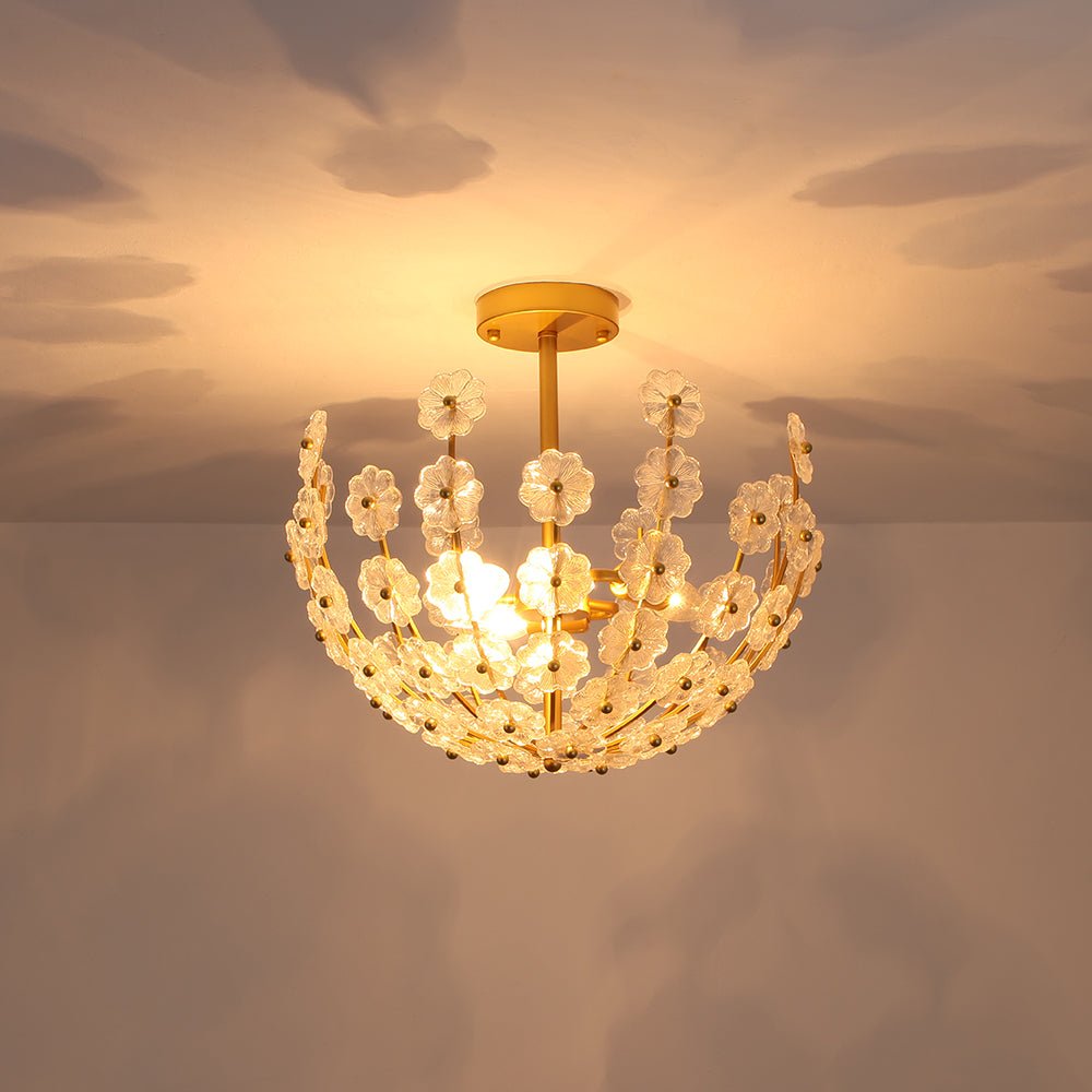 Lámpara de techo con flores de cristal Rosela en un dormitorio de estilo francés – imagen 9