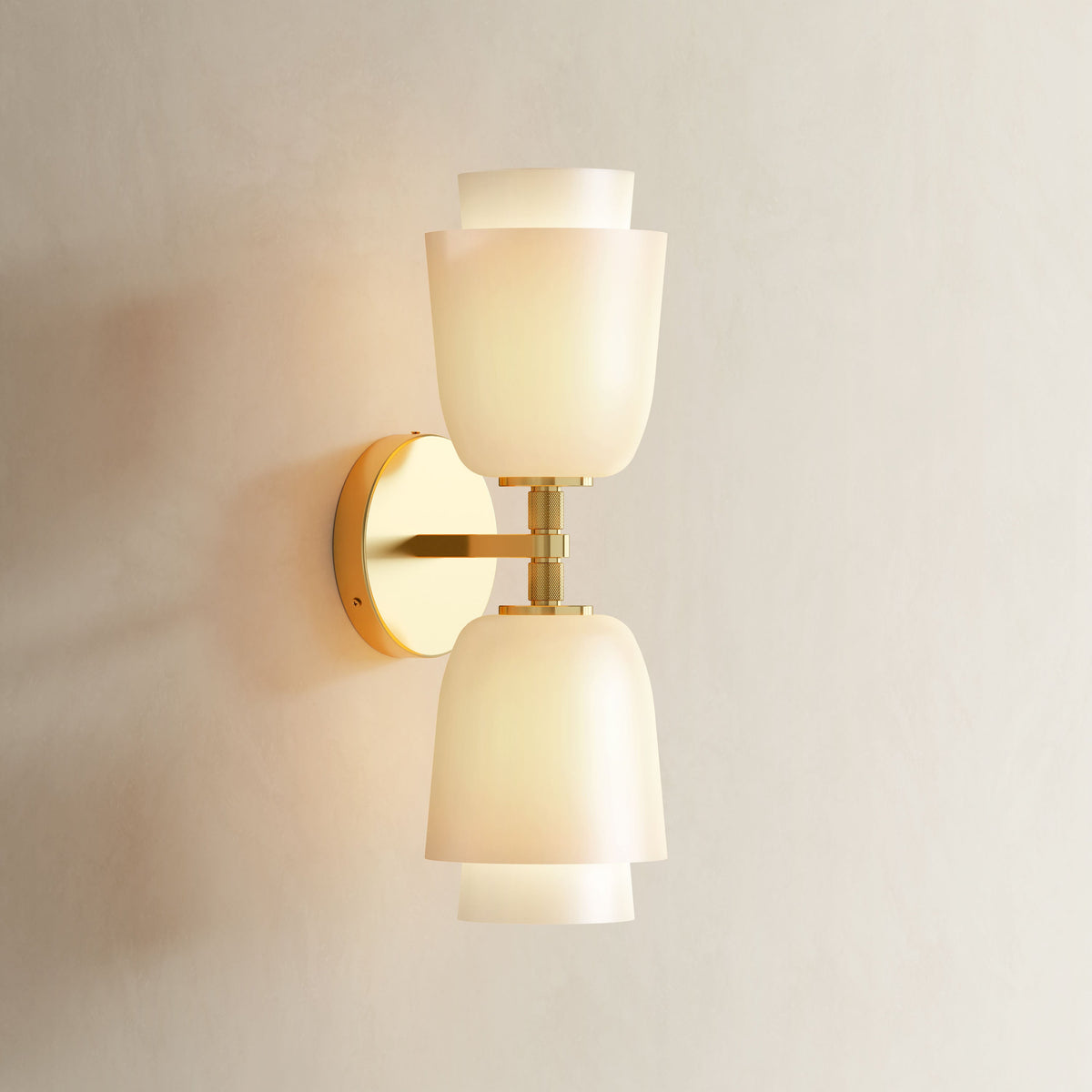 Aplique de pared doble de latón con campanas de cristal Purela – vista principal