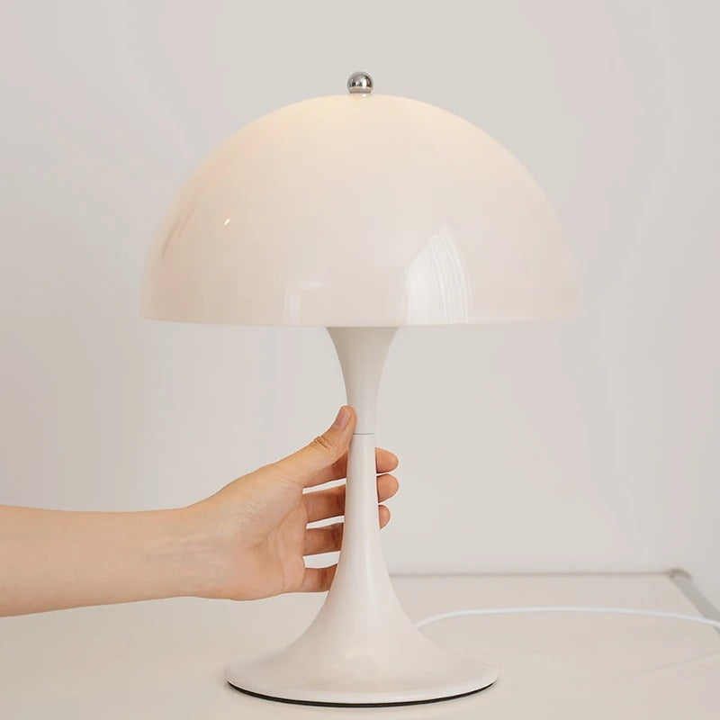 Lámpara de mesa seta Moriel en un salón acogedor – imagen 6