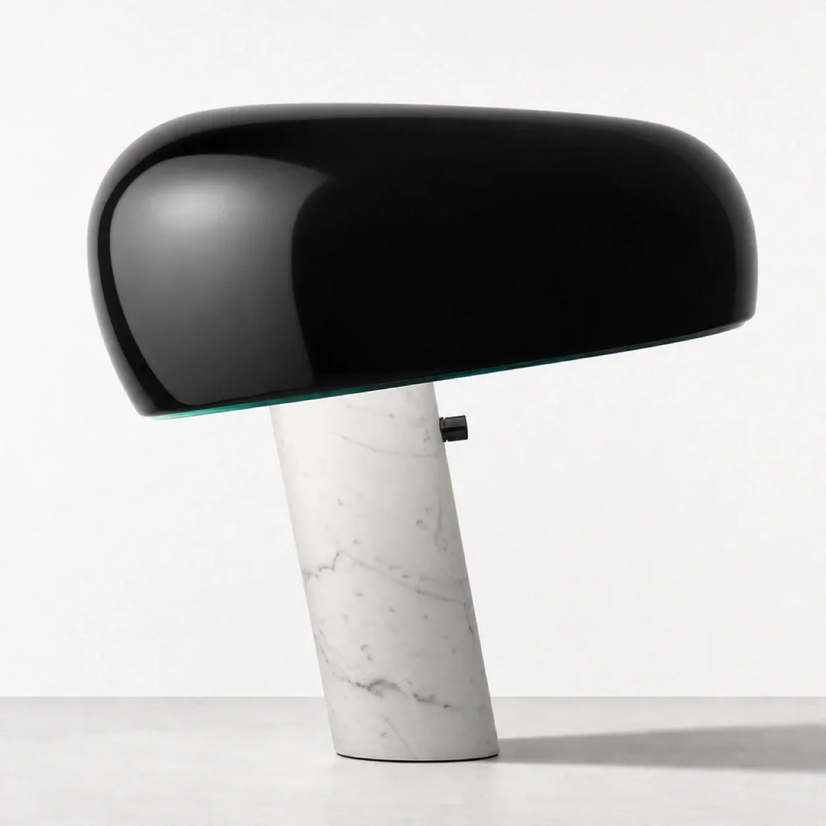 Lámpara de mesa de mármol Mocora – vista principal