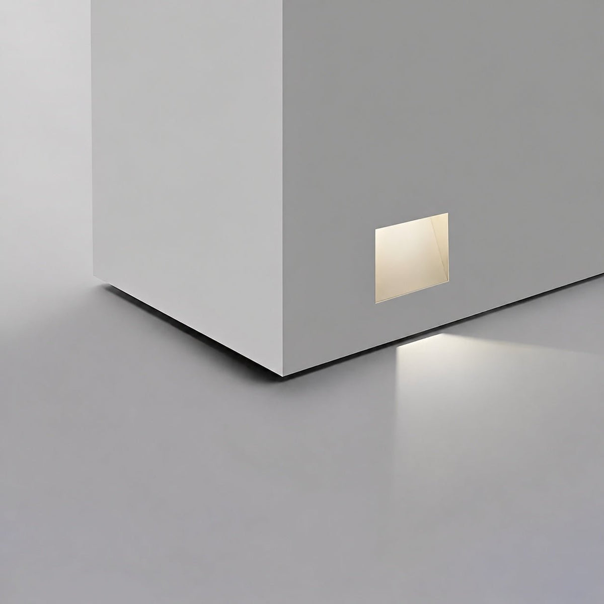 Aplique LED empotrable para escaleras Alpaso en una escalera de casa – imagen 11