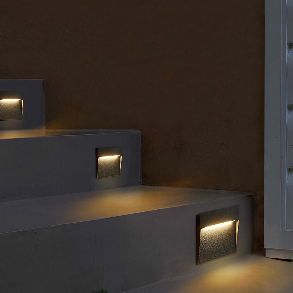 Aplique de pared exterior LED Mintaro – en los peldaños de una escalera exterior