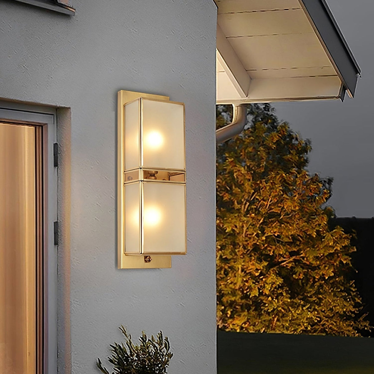 Aplique de pared exterior de latón Mirasel en una fachada – imagen 5
