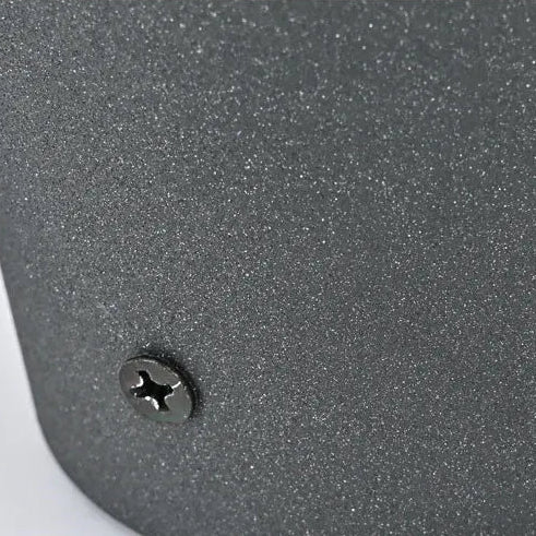 Baliza LED de jardín Mivara – detalle del acabado negro