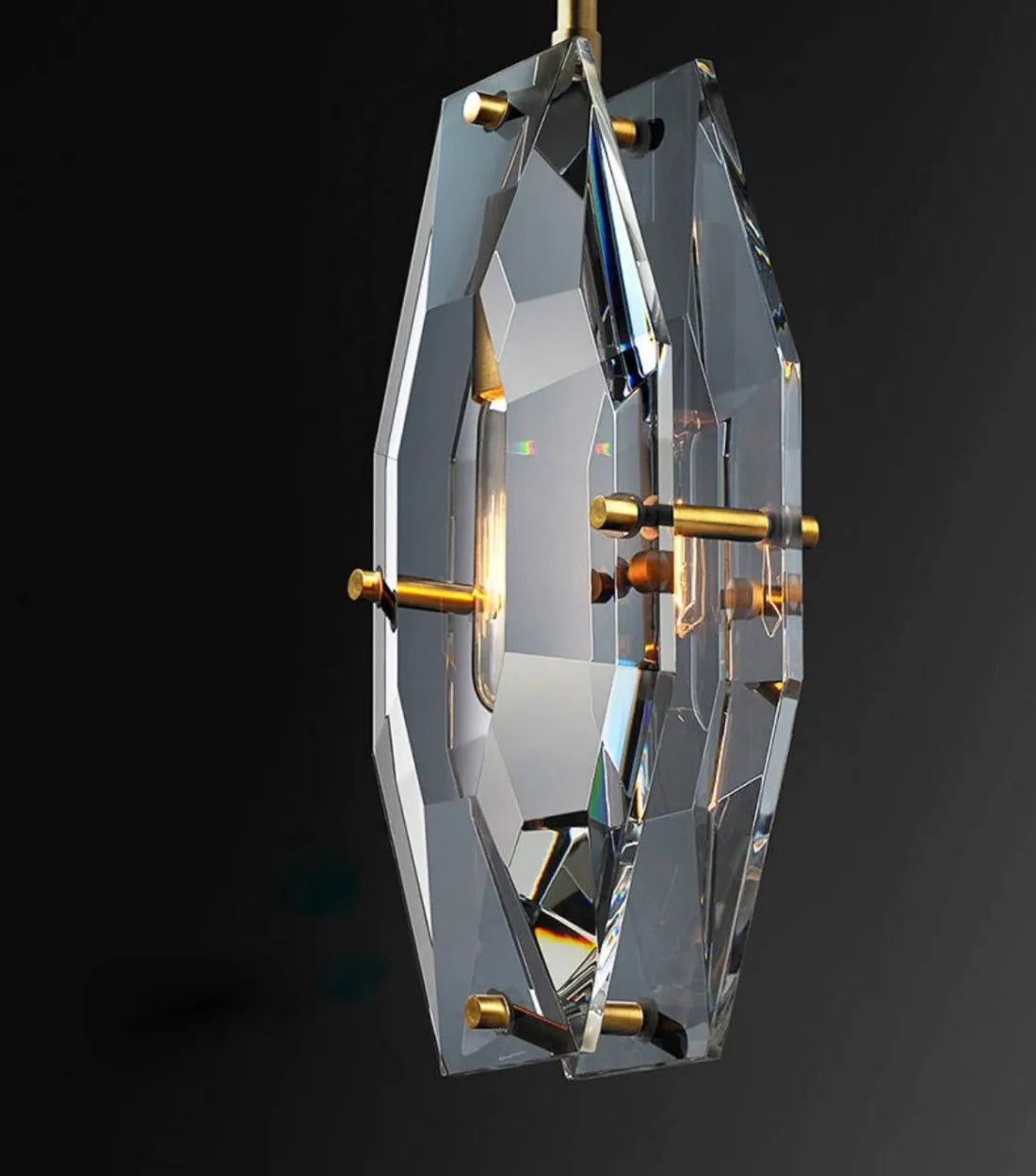 Lámpara colgante de cristal facetado Facetra – detalle del cristal tallado