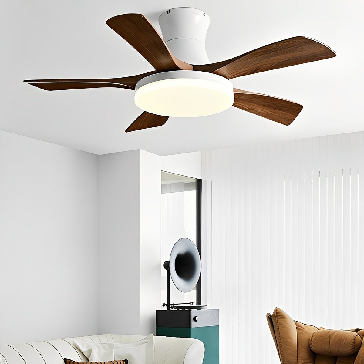 Ventilador de techo con luz Halvena en un comedor moderno – imagen 5