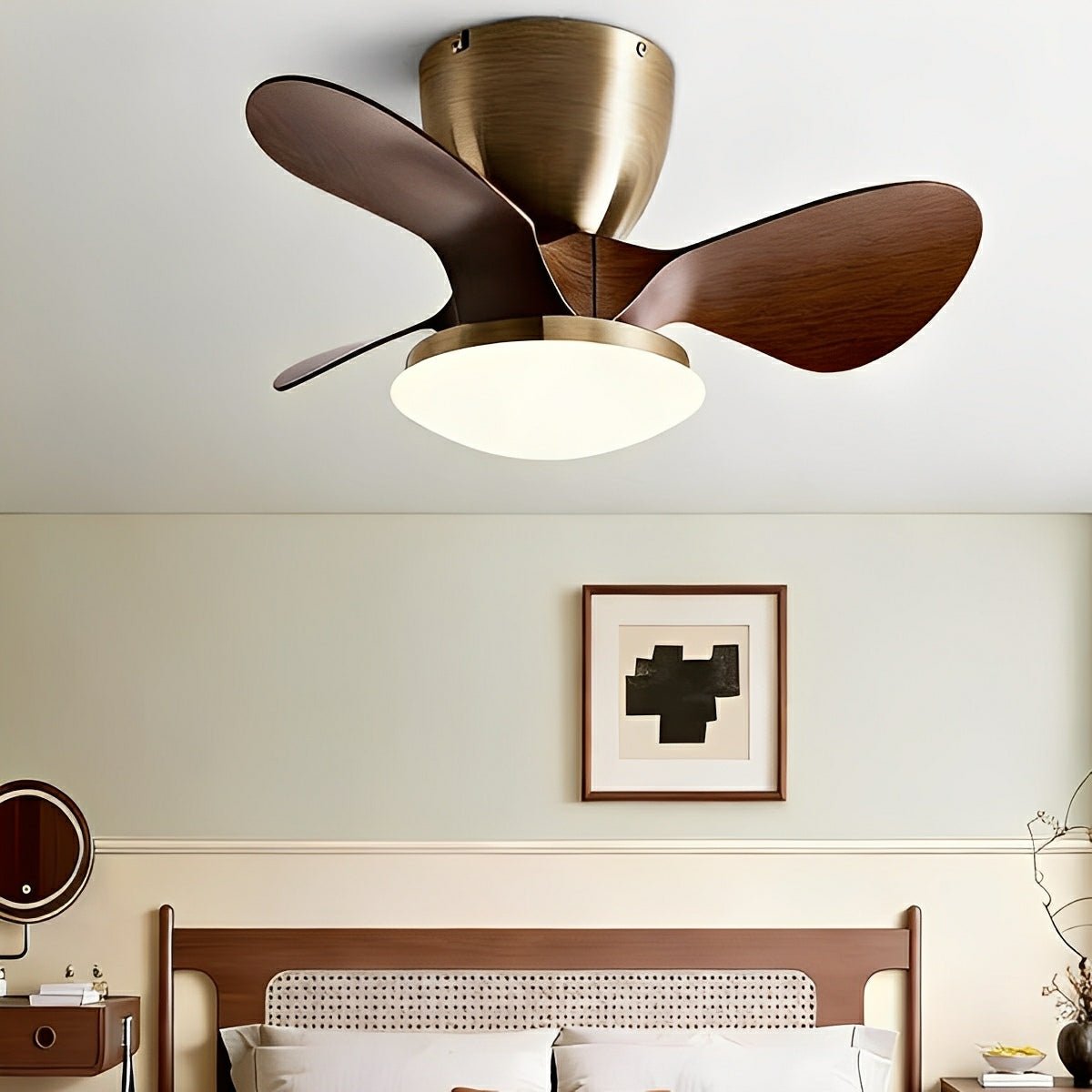 Ventilador de techo con luz Gotela en un dormitorio pequeño – imagen 7