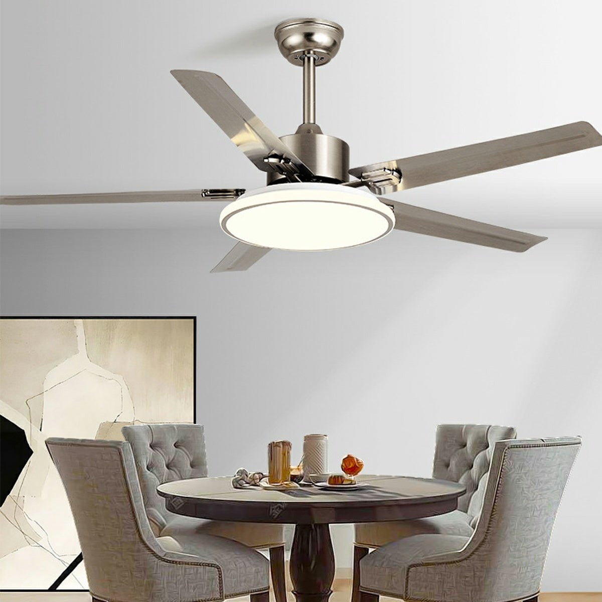 Ventilador de techo con luz Cromela en un salón elegante – imagen 2