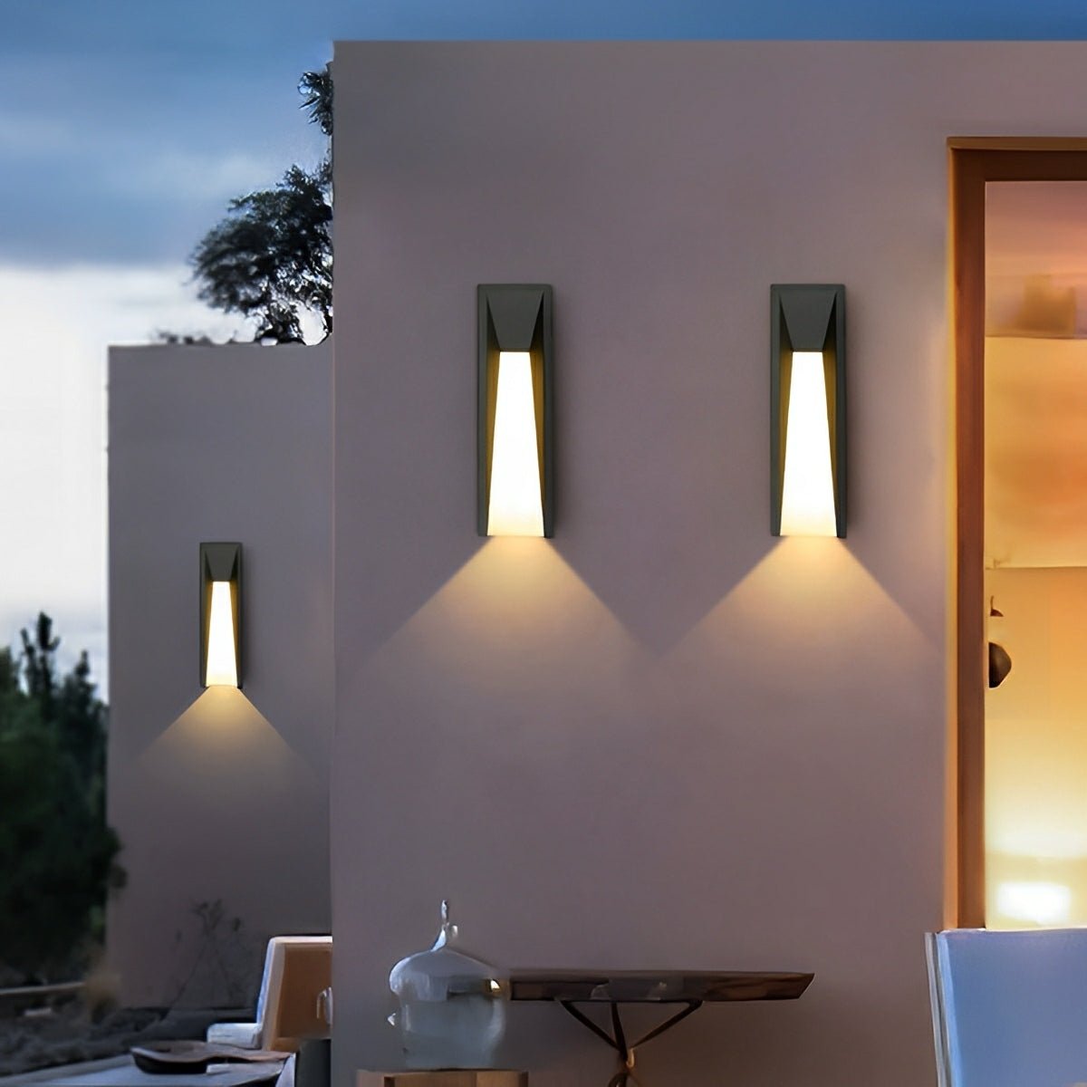 Aplique de pared exterior LED Nuarte en una fachada moderna – imagen 12