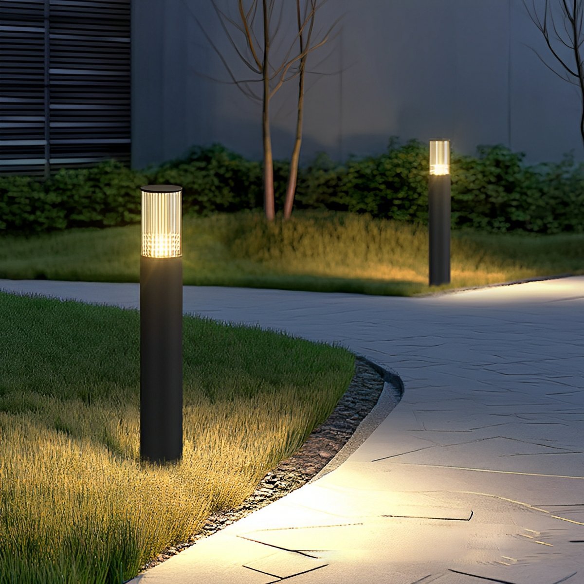 Baliza exterior LED Mostela – a lo largo de un sendero curvo