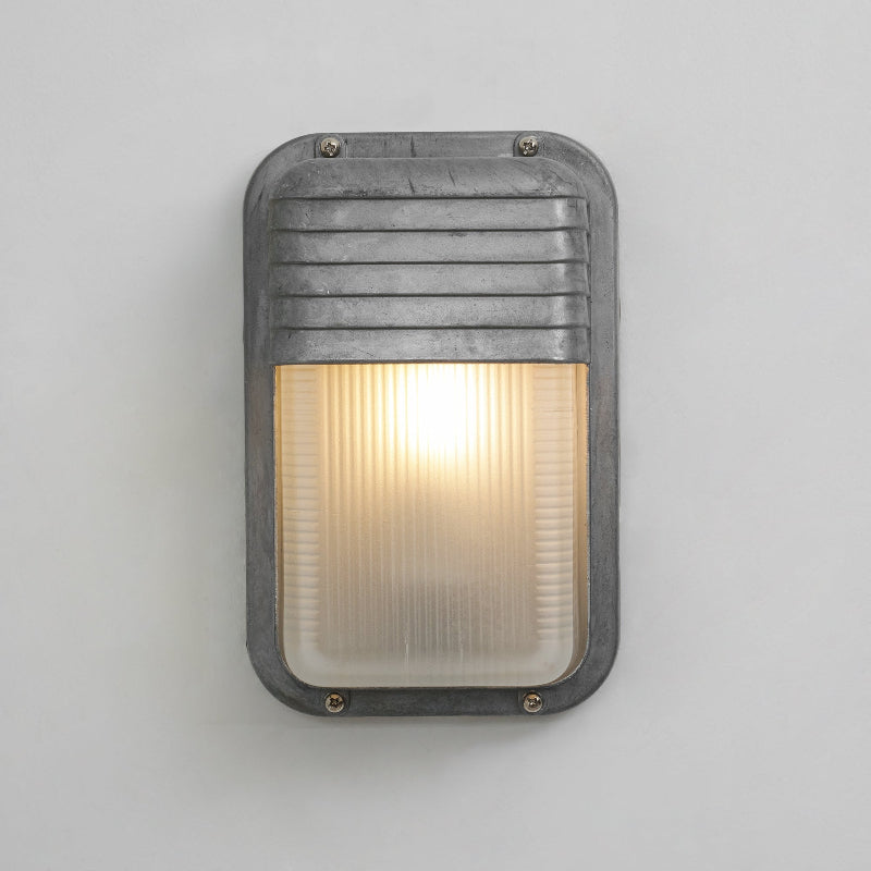 Aplique de pared exterior estilo marinero Molara – vertical con lamas en plata