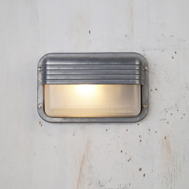Aplique de pared exterior estilo marinero Molara – rectangular con lamas en plata