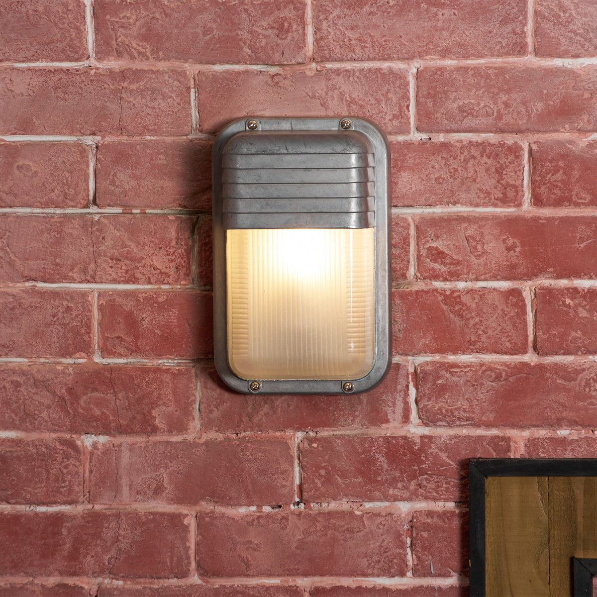 Aplique de pared exterior estilo marinero Molara en una fachada – imagen 29