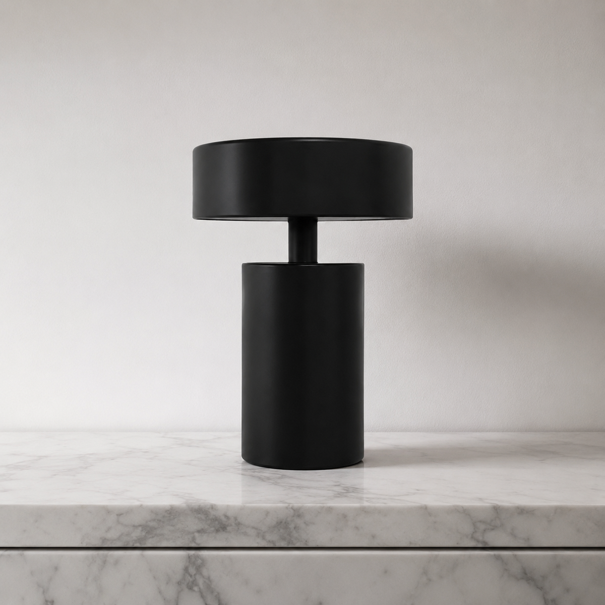 Lámpara de mesa LED recargable Kirena – acabado negro