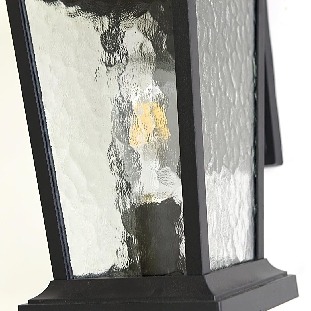 Farol de pared exterior Monfaro – detalle del vidrio efecto agua