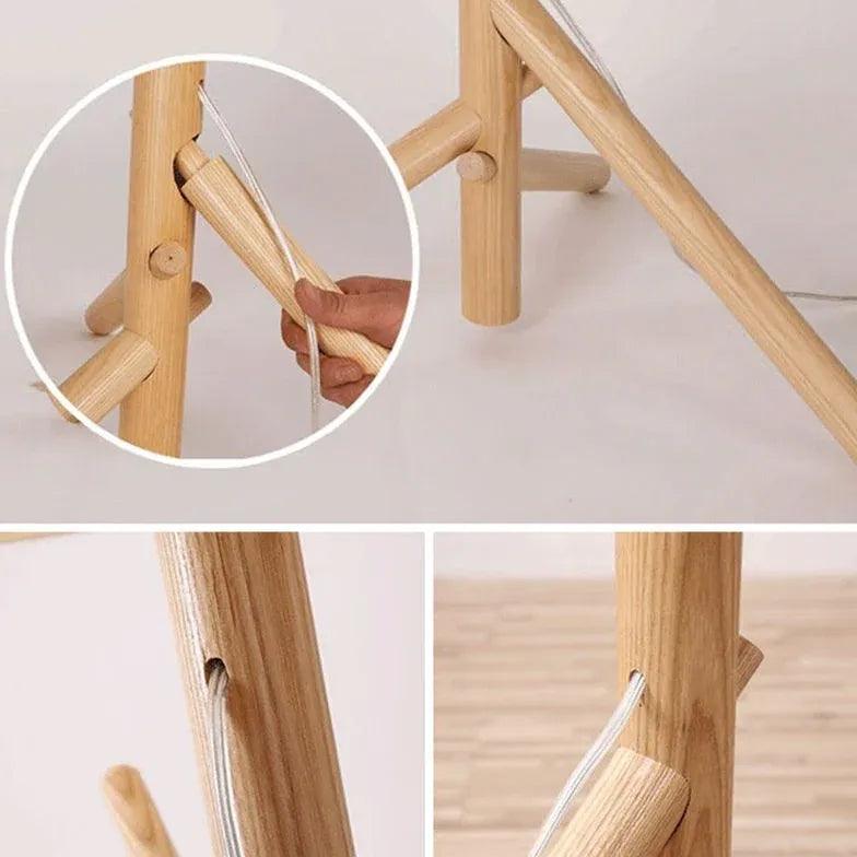 Lámpara de pie de madera Yedra – detalle del montaje del trípode