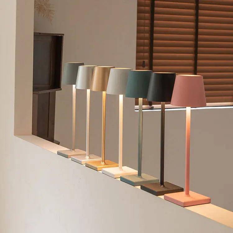 NordiaLuz – Lámpara de Mesa LED Recargable y Elegante