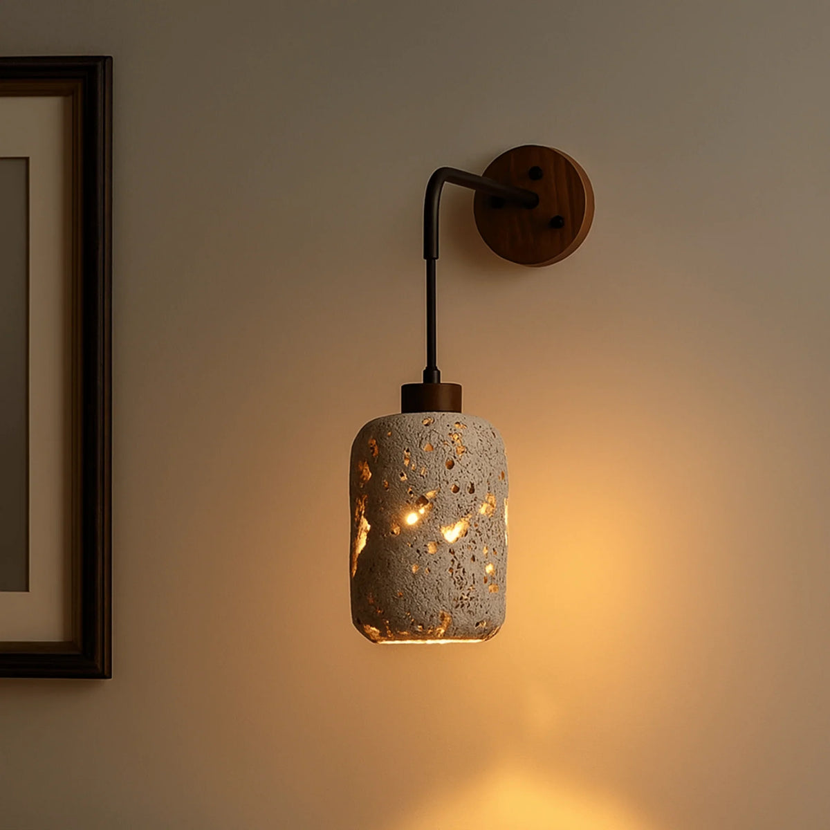 Aplique de pared Uporia de travertino perforado – encendido con destellos en la pared