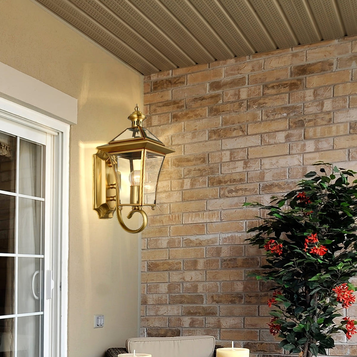 Farol de pared exterior Nurela en una fachada clásica – imagen 10