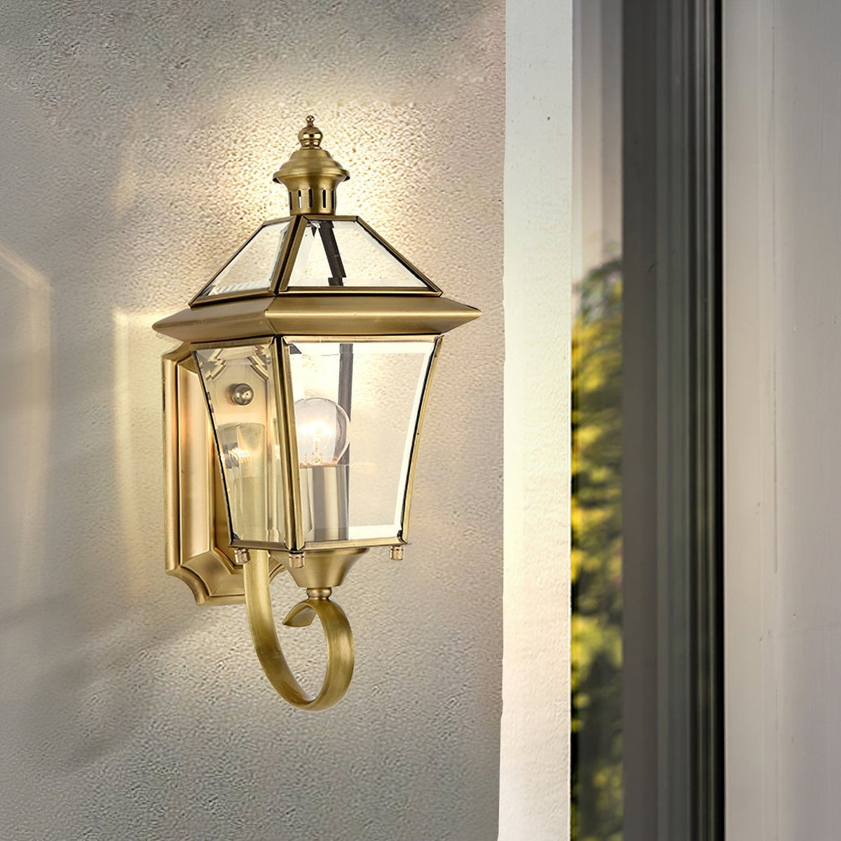 Farol de pared exterior Nurela en una fachada clásica – imagen 11