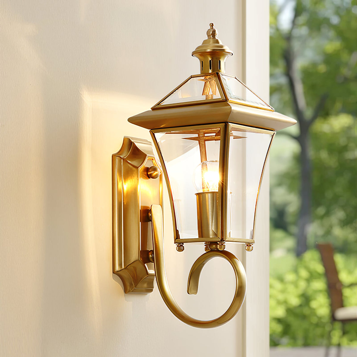 Farol de pared exterior Nurela en una fachada clásica – imagen 13