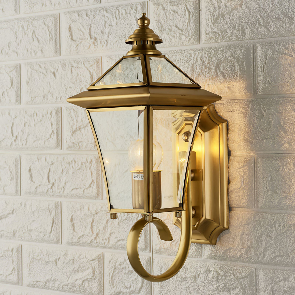 Farol de pared exterior Nurela en una fachada clásica – imagen 17