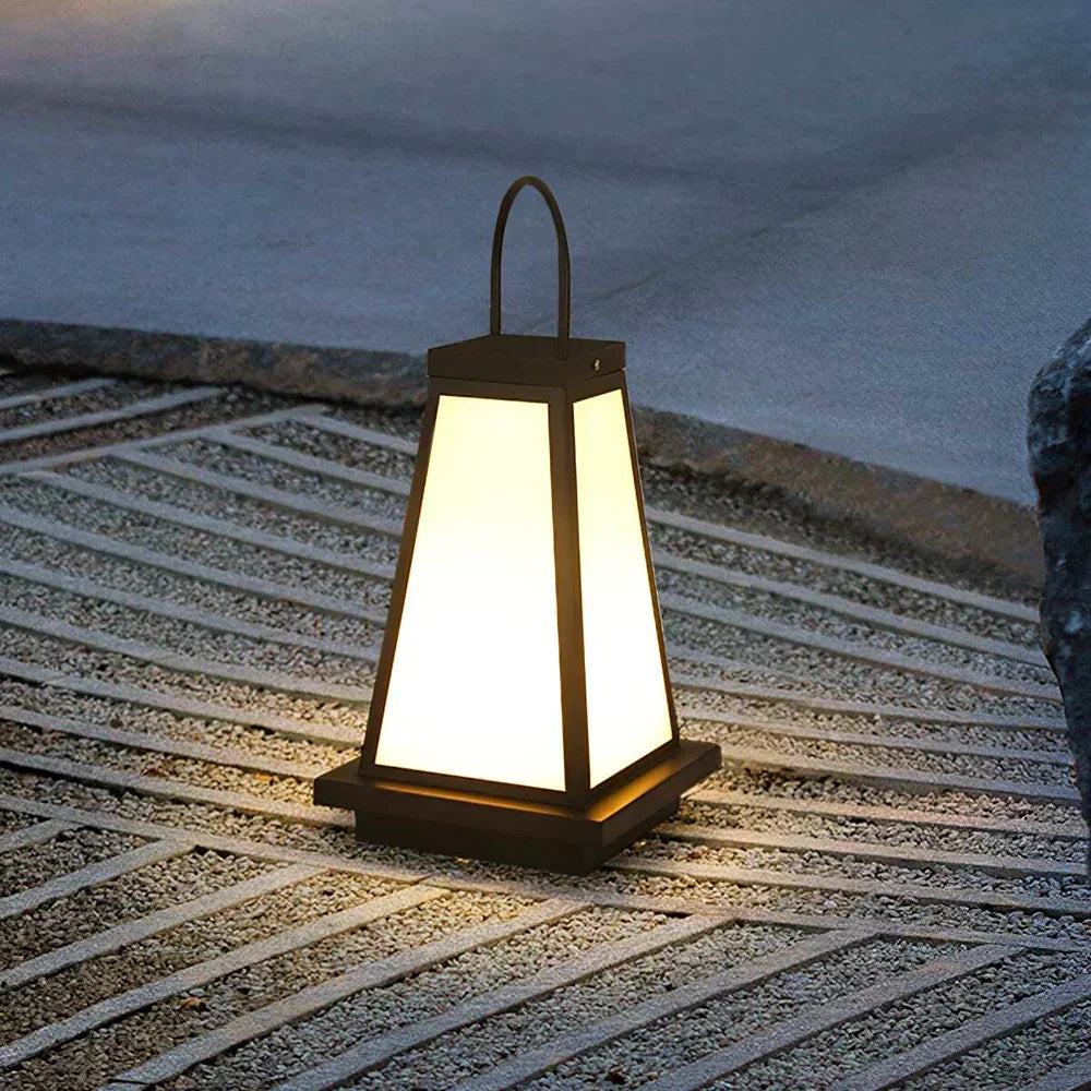 Farol de suelo exterior Nuvaro en una terraza al anochecer – imagen 8