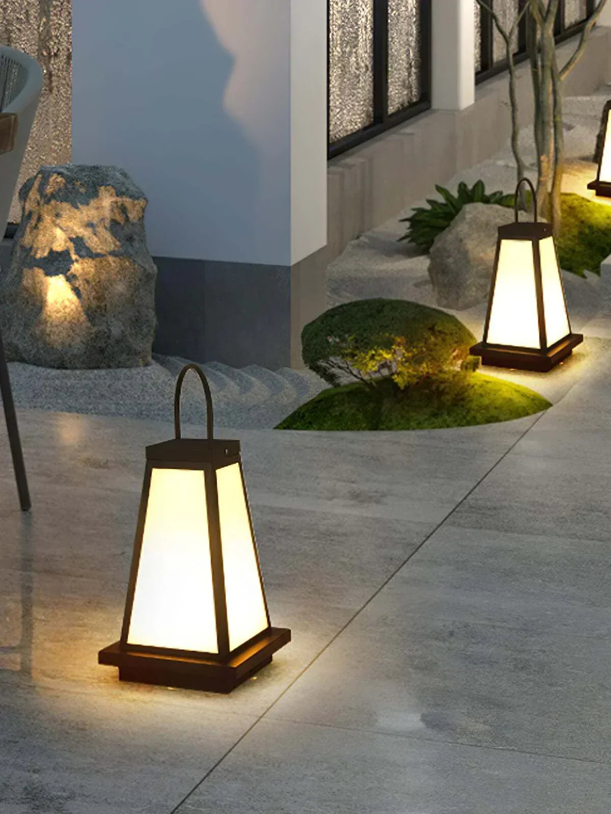 Farol de suelo exterior Nuvaro en una terraza al anochecer – imagen 13