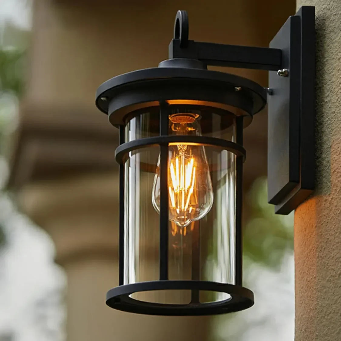 Farol de pared exterior Nyrena en la entrada de una casa – imagen 4